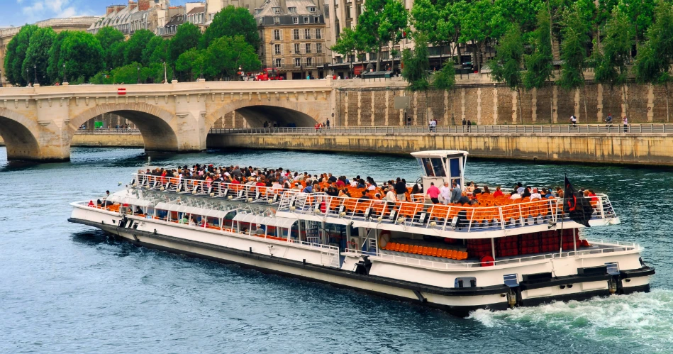 Take a Seine River Cruise Past Notre-Dame